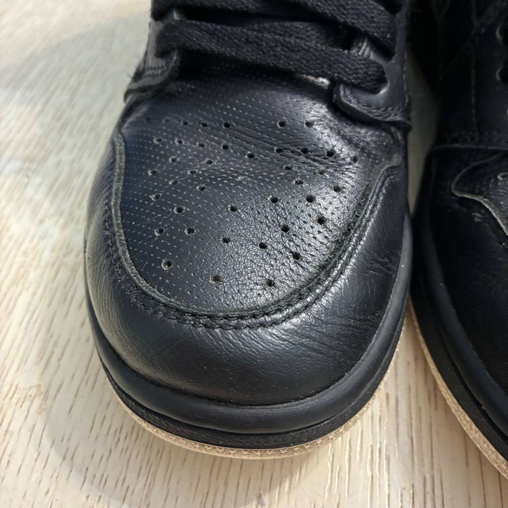 Men’s Nike Jordan 1 Retro High OG Perforated (Back/White) - Picture 4 of 16